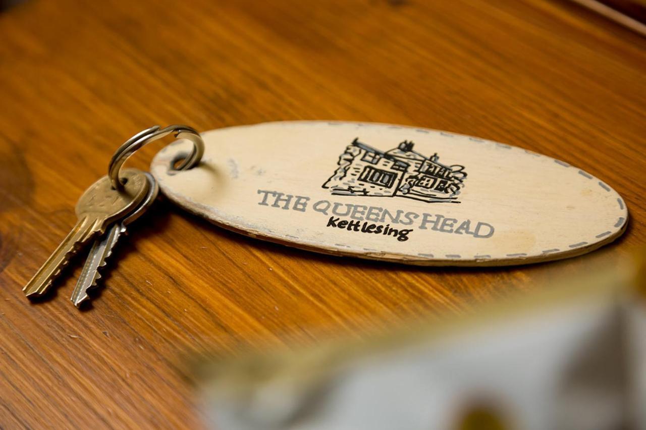 The Queens Head Kettlesing 해러게이트 외부 사진